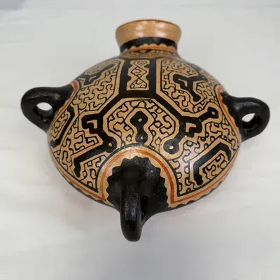 Vase Plat Manati Shipibo en Céramique — Miniature 7